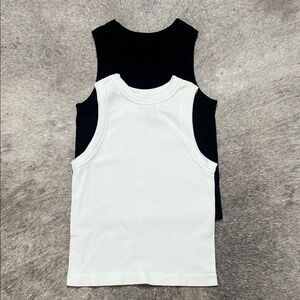 Yahada Black and White Crop Tops